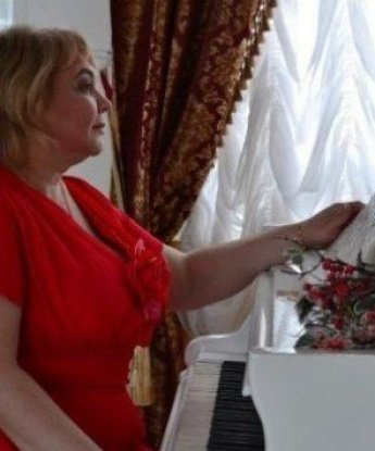 Озорная и опытная, я готова погрузить тебя в мир наслаждения и страсти 🌹💋
Мои услуги просто непревзойденны. Я могу удовлетворить все твои сокровенные желания и фантазии. От нежных ласк и массажа до разнообразных игр и экспериментов – я делаю все, чтобы принести тебе полное удовольствие. 💫🔥
Мое гибкое тело и нежный трепетный прикосновения сведут тебя с ума. Мои губы готовы удовлетворить самые изысканные вкусы. Фотографии, которые ты видишь, полностью реальны - я прекрасная и сексуальная индивидуалка, которая живет в Москве. 🌟😘
Мои клиенты всегда остаются довольными и возвращаются ко мне снова и снова. Мы с тобой окунемся в вихрь страсти и наслаждения, и я обещаю, что ты не захочешь уйти от меня! 💕🔞
Так что не медли, дорогой. Звони мне и я окажу тебе незабываемый отдых и удовольствие, которые подарят тебе Любовь и Счастье. Жду тебя в своем уютном гнездышке в Москве. 🔥💋 Ева